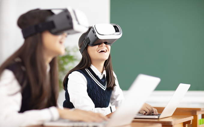 Мастер-классы для школьников: как ИТ-компании продвигают VR в образовании Softline